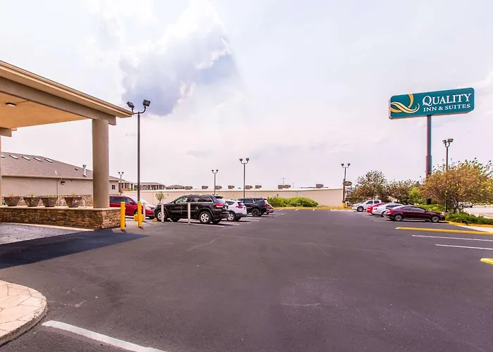 Quality & Hotel Laramie