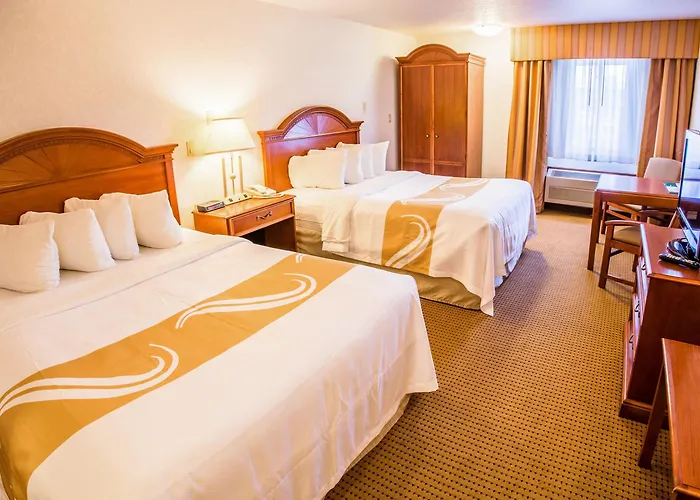 Quality & Hotel Laramie