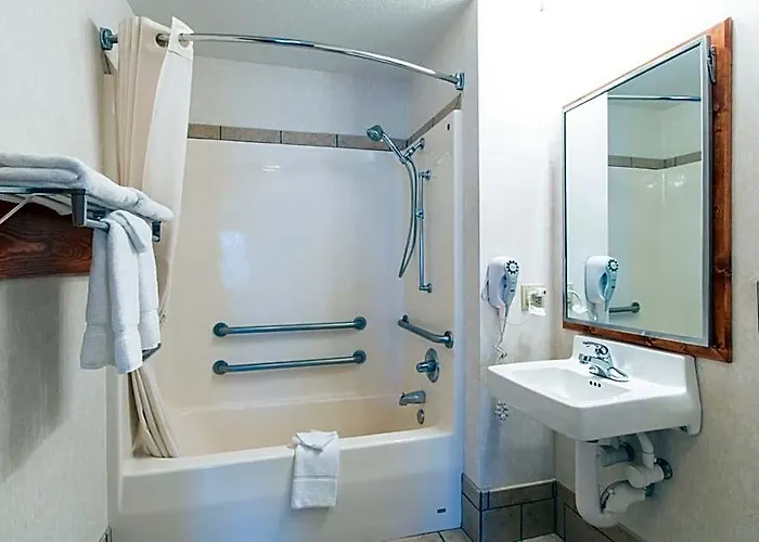 Quality & Hotel Laramie