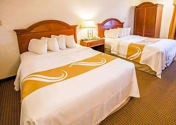 Quality & Hotel Laramie