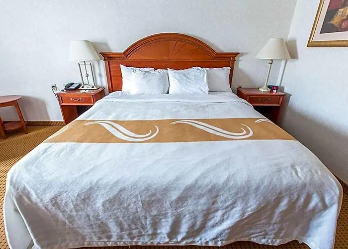 Quality & Hotel Laramie